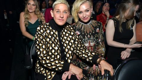 Ellen DeGeneres y Portia de Rossi buscan comprador para su mansión medieval.