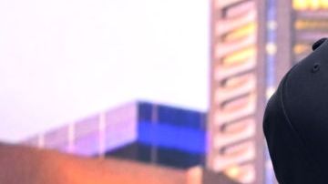 Lewis Hamilton en una conferencia de prensa en marzo del 2020.