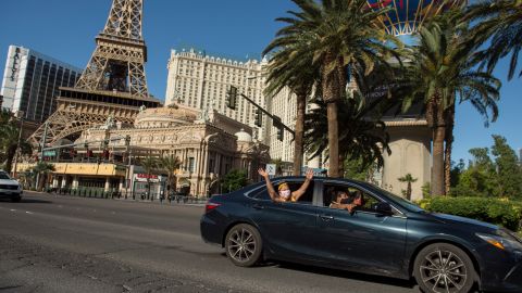 Las Vegas Nevada Casinos coronavirus reapertura turismo Steve Sisolak California COVID-19 hoteles