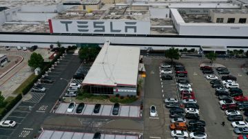 Elon Musk Tesla California Fremont Alameda Automóviles Covid-19 coronavirus
