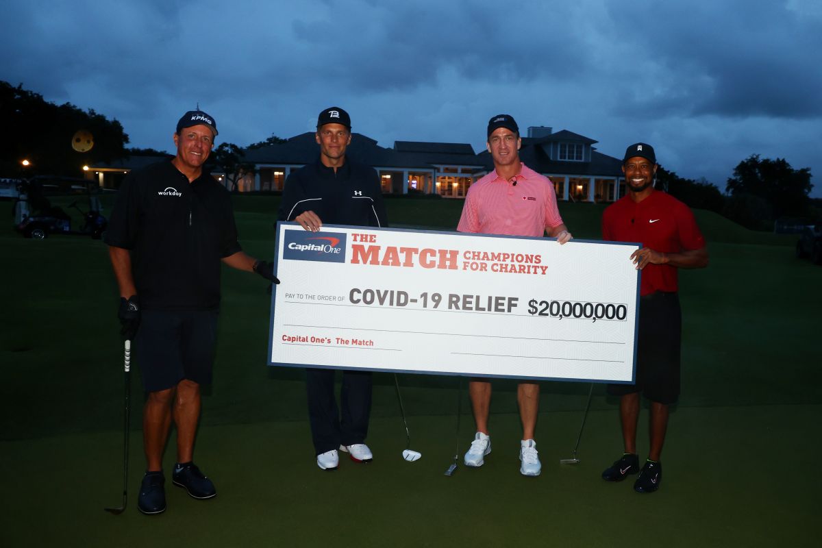 Phil Mickelson, Tom Brady, Peyton Manning y Tiger Woods recaudaron $20 millones de dólares en el torneo de caridad.