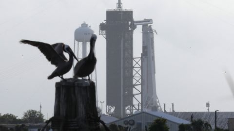 SpaceX COVID-19 coronavirus NASA Tom Cruise Crew Dragon Centro Espacial Kennedy Florida Doug Hurley Bob Behnken Rusia astronautas Estación Espacial Internacional