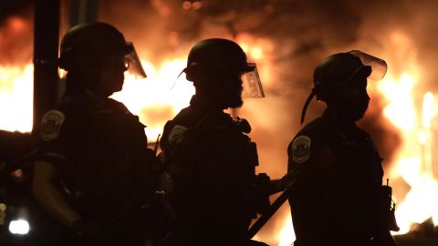 El sábado en la noche se registraron las protestas más violentas en varios estados. (Getty Images)