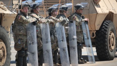 Miembros de la Guardia Nacional en Minnesota.