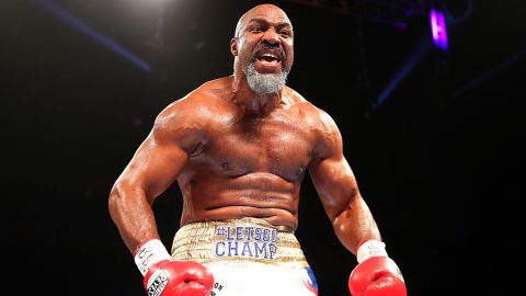 Shannon Briggs durante una pelea en 2016.