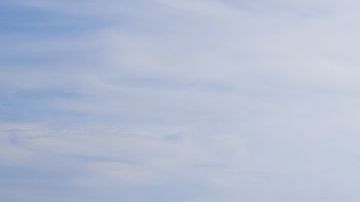 El hombre quería relajarse un rato de estar en casa.