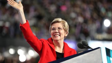 La senadora Elizabeth Warren tiene en claro que la única manera de garantizar que los programas sociales sean una realidad es por medio de un nuevo impuesto a las grandes empresas.