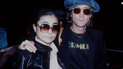 John Lennon y Yoko Ono.