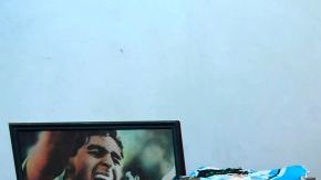 En esta casa vivió Maradona de 1978 a 1981.