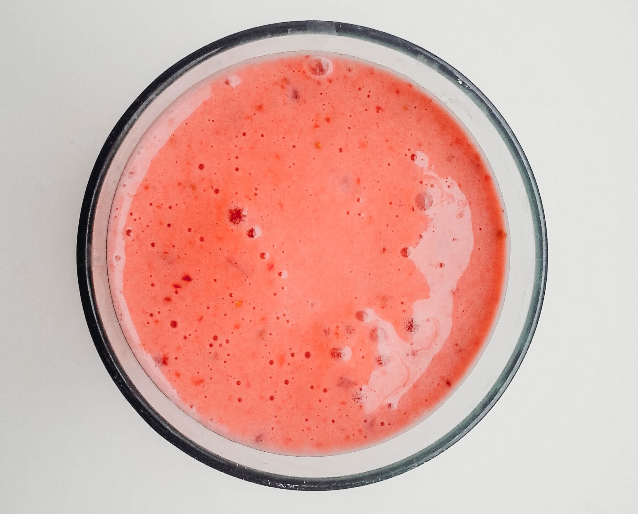 Three delicious smoothie recipes with low-fat yogurt, a great ally for weight loss