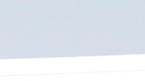 Un paciente recuperado sale en silla de ruedas del Hospital inflable de Respuesta Inmediata de Pachuca.