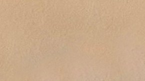 Dominique Mejía muestra contenta algunas de las tapabocas que hizo con el diseño del LA Galaxy. / fotos: suministradas.