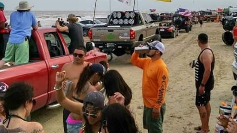 El evento "Go Topless" en Galveston.