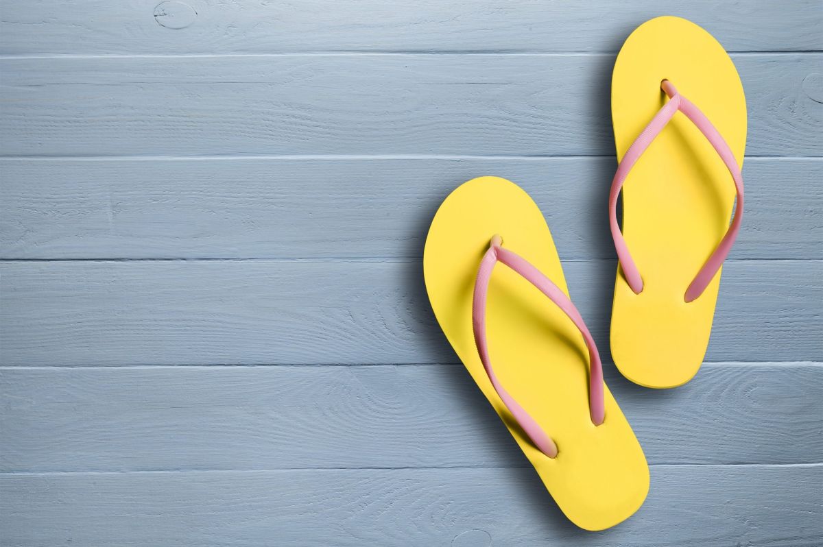 5 estilos de sandalias tipo flip flops estar en casa durante la cuarentena - La