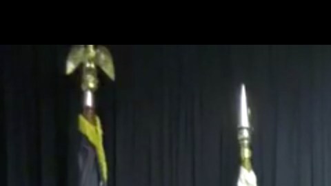 El Sheriff Alex Villanueva presentó los vídeos en conferencia de prensa.
