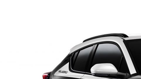Toyota-CH-R-Karl-Lagerfeld-110520-01