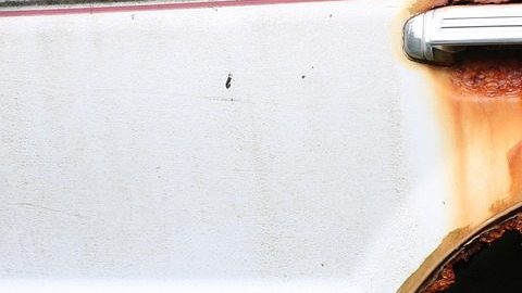 El proceso de quitar el óxido de tu auto puede llevar de 3 a 4 horas aproximadamente.