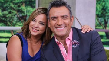 Adamari López y Héctor Sandarti en 'Un nuevo día'.