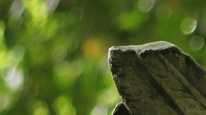 Los ángeles son representados en estatuas religiosas.