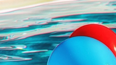 El agua no transmite el coronavirus pero la cercanía a oras personas sí.