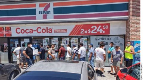 En muchas ciudades se pudieron apreciar en días pasados, largas filas para comprar cerveza.