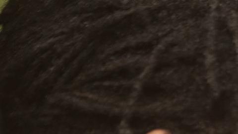 Los signos opuestos se atraen.