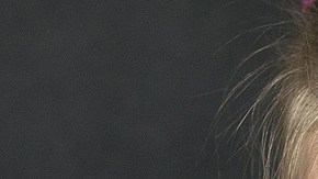 La ciencia explica que es más probable que mamá entienda qué le pasa a su hija cuando tiene un problema, porque podría imaginarse a misma en los zapatos de su pequeña.