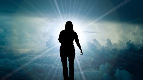 Una luz brillante ven las personas que estuvieron cerca de morir.