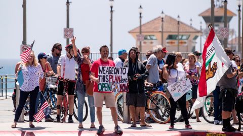 Protesta cierre de playas