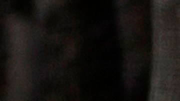 Angelinos caminan en la playa de Venice. (EFE)