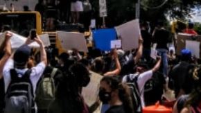 Las manifestaciones en Texas han intensificado.