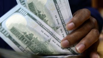 Economistas creen que los billetes de $100 deberían ser retirados de la circulación.