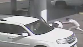 El video captó el violento incidente.