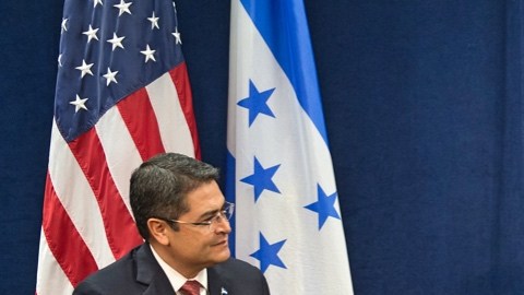 Juan Orlando Hernández y Mike Pence