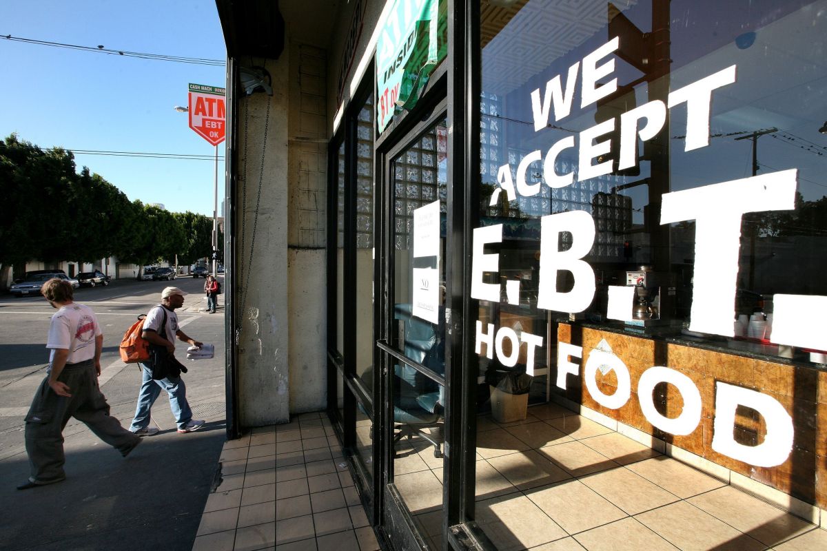 Food stamps, now $ 7 a day, will soon be cut again