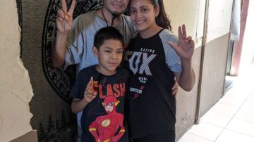 Los esposos Johnson y Katy Medina junto a su pequeño de 9 años. / fotos: Manuel Ocaño.