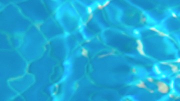 Mujeres tomando el sol. / Foto: Shutterstock