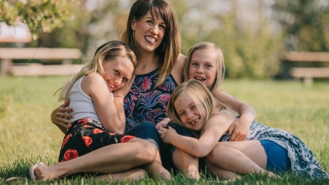 Investigadores descubrieron que las madres solían preferir a las hijas, sobre todo a las primogénitas.