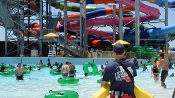 El parque acuático Typhoon Texas.