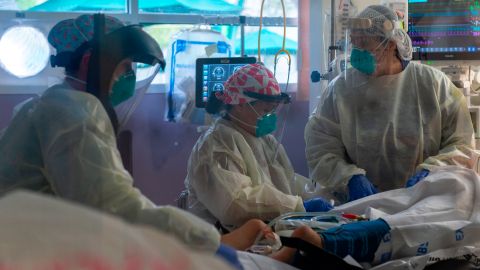 Los hospitales fronterizos de California tienen una alta demanda de pacientes de COVID-19.