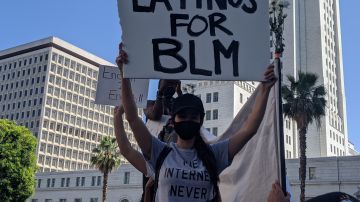 La comunidad latina respalda la lucha del movimiento Black Lives Matters en Los Ángeles.