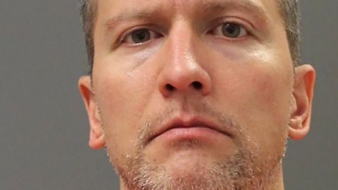 Derek Chauvin enfrentará cargos de asesinato en segundo grado.