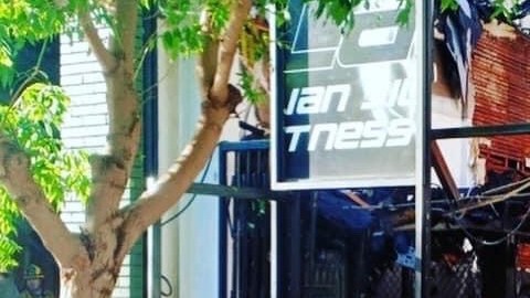 10th Planet Fitness de Long Beach fue quemado y quedó destrozado en un 100%. (Suministrada)