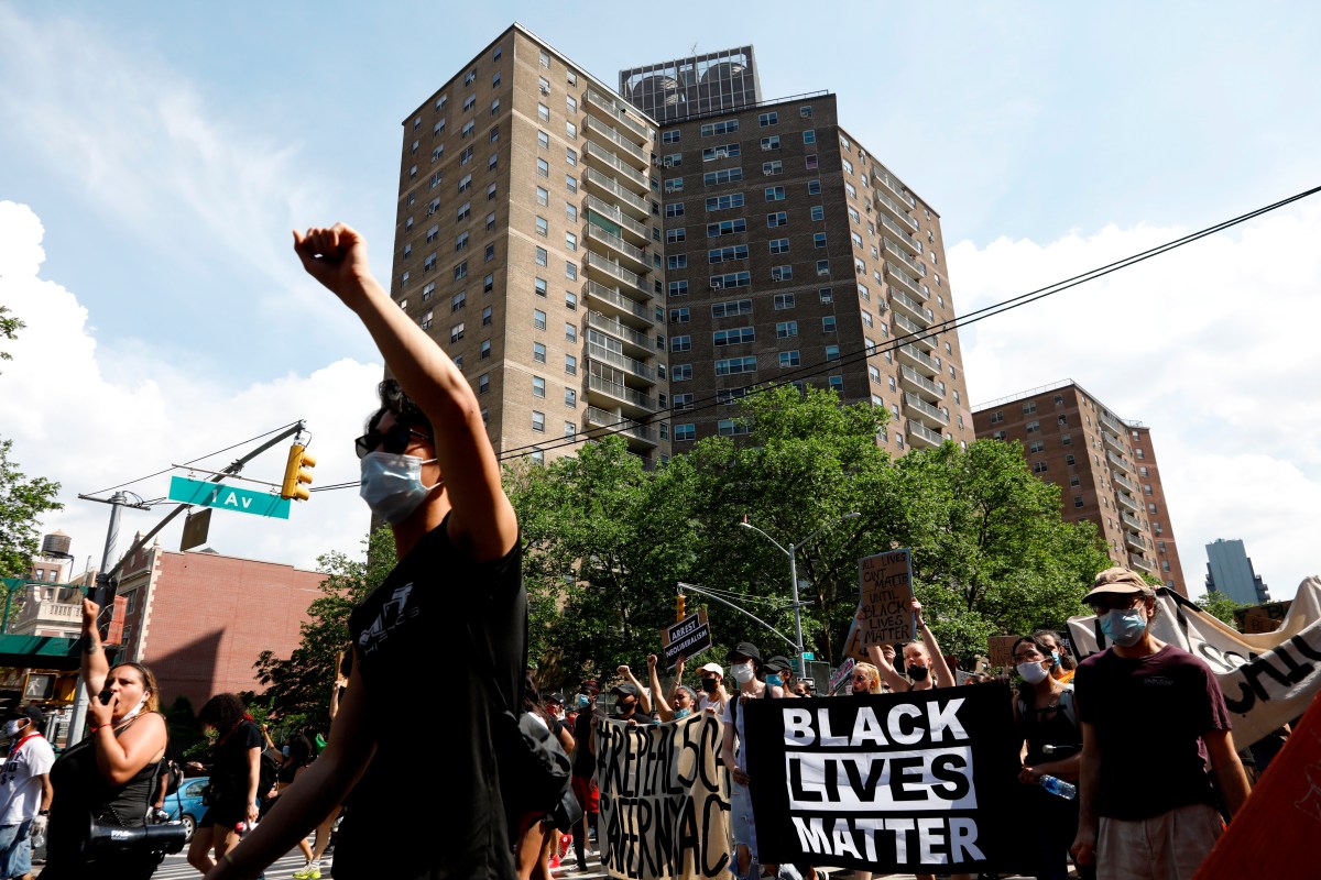 Hay decenas de protestas por George Floyd en NY tras una noche ...