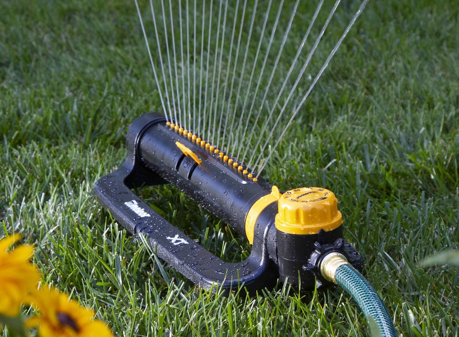 Los 5 mejores aspersores automáticos para cuidar tu patio sin gastar