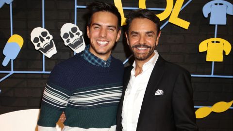 Eugenio Derbez junto a su hijo Vadhir.