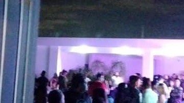 Detienen a más de un centenar de jóvenes.