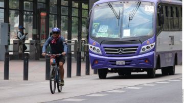 En Ciudad de México ya se abrieron este lunes carriles temporales para bicicletas como parte de la 'nueva normalidad'.