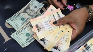 Loteria dinero sorteo Powerball Mega Millions jackpot Arizona IRS impuestos