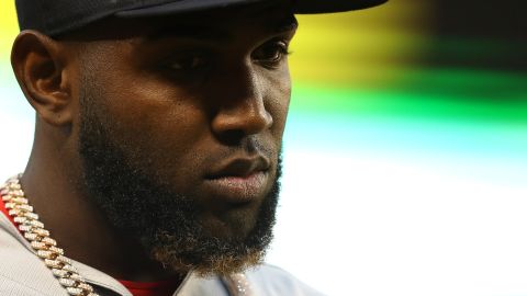 Marcell Ozuna enfrenta cargos por asalto agravado y estrangulamiento a su esposa.